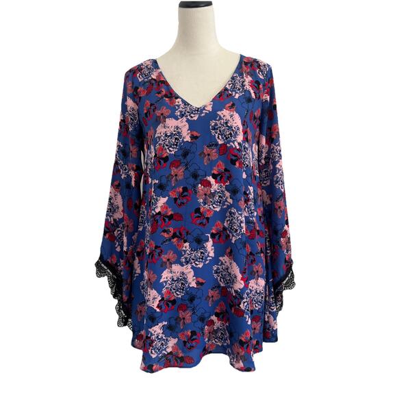 ASTR Dress Womens Small Blue Floral Mini V Neck Bell Sleeve Lace Trim Lined Boho - Picture 1 of 10